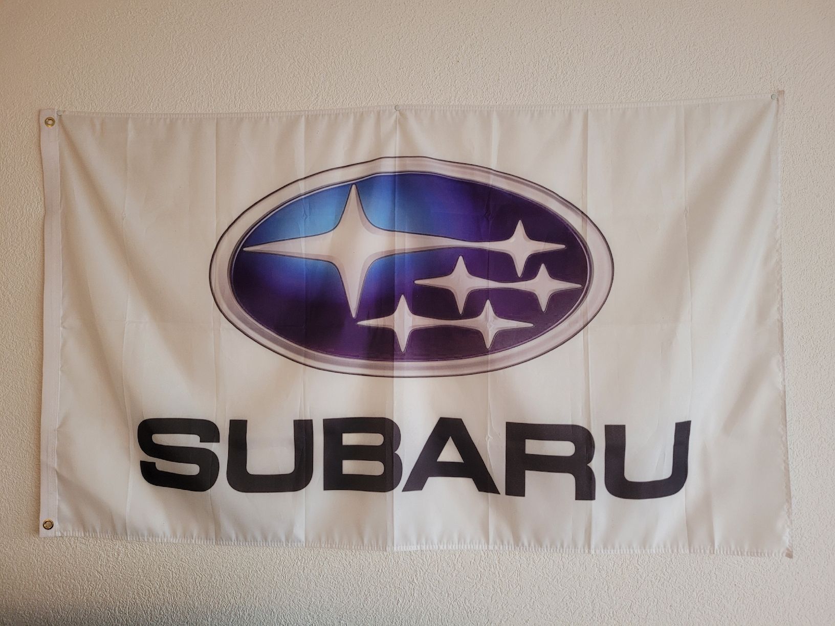 Bandiere: Subaru Fahne – Nuovo e nell'imballaggio originale da Strengelbach venduto da Micra3