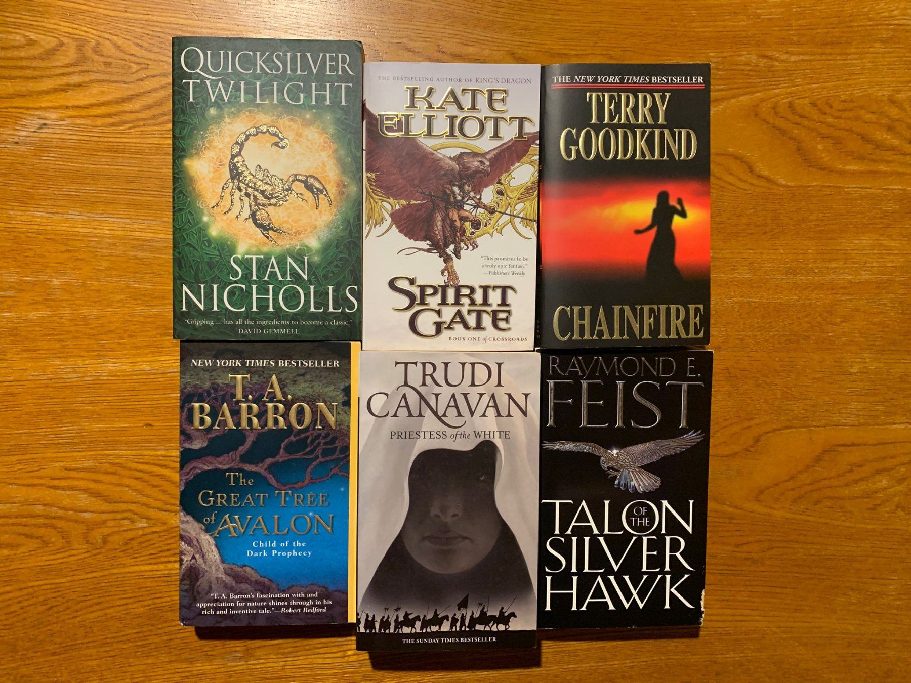 Libri: Fantasy-Bestseller-Romane Sammlung auf Englisch – Usato da Oberbütschel venduto da bungerte82
