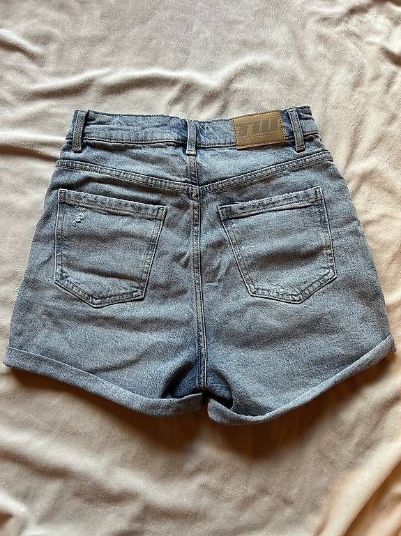 Jeans: kurze Jeans – D'occasion à Trub par elinschleiderschrank 1