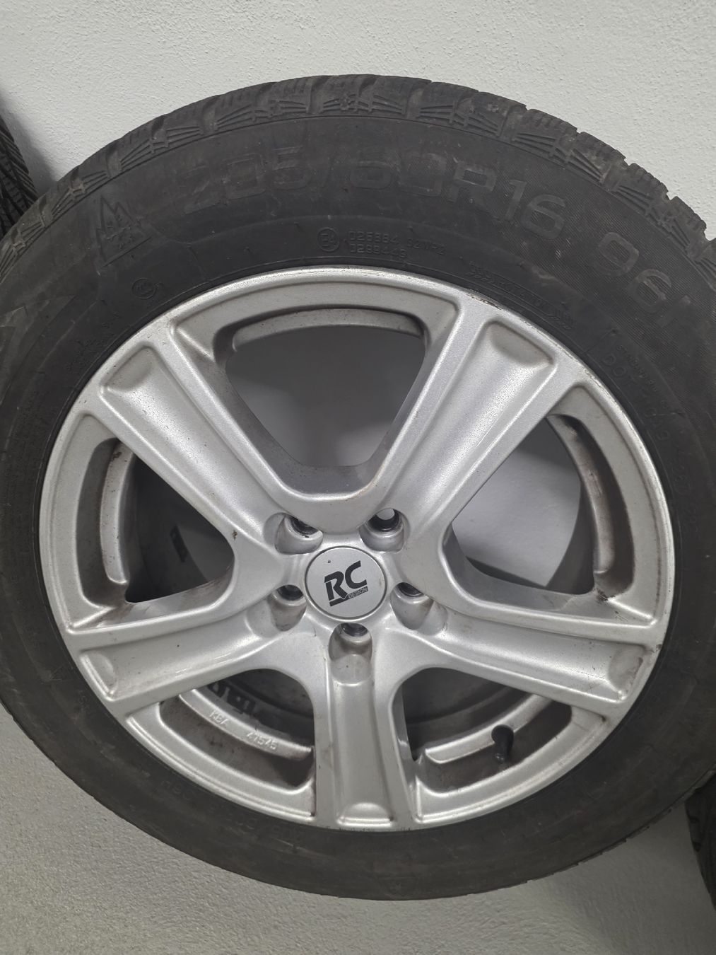 Subaru Cerchioni: Kompletträder 205 60 16 – Usato da Winterthur venduto da mag_nwf6 3