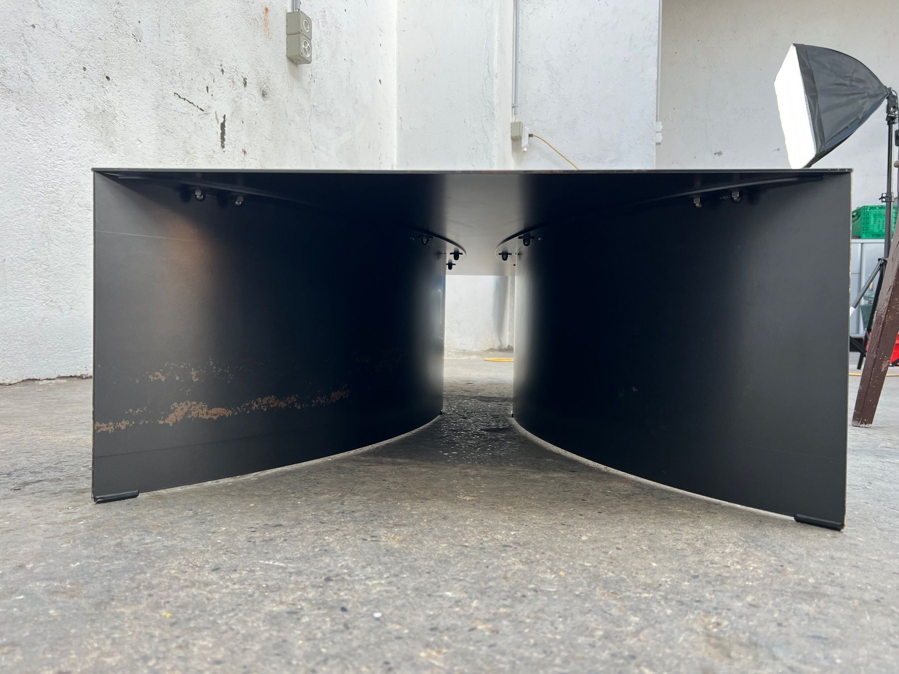 Tavoli: Table basse en acier de Guglielmo Poletti pour Desalto – Usato da Bulle venduto da ABELiAM 2