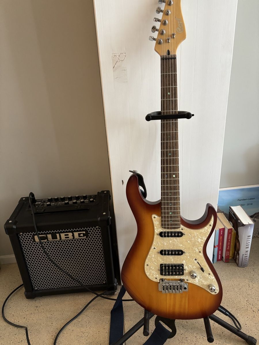 Cort Strumenti musicali: Cort Gitarre mit Verstärker – Usato da Winterthur venduto da lin0a