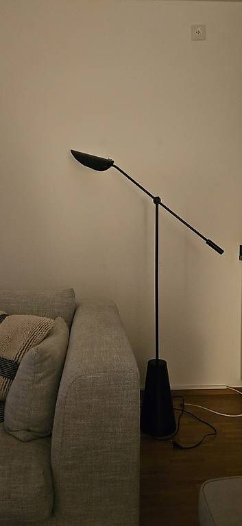 H&M Lampade: Stehlampe aus Metall - H&M Home – Usato da Urtenen-Schönbühl venduto da sas_gl8q