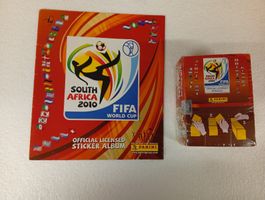 Panini Leer Album, 2010 und Panini Box mit 100 Tüten.