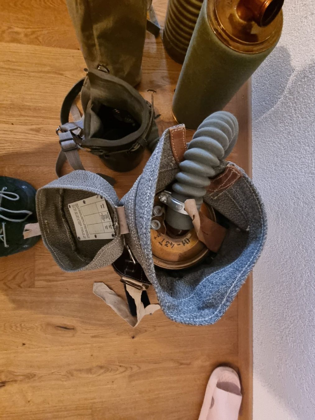 Schweizer Armee Uniformi: Pferdegasmaske 1940 mit Pferdekopf Schweizer Armee Train – Usato da Niederönz venduto da Vgt22 3
