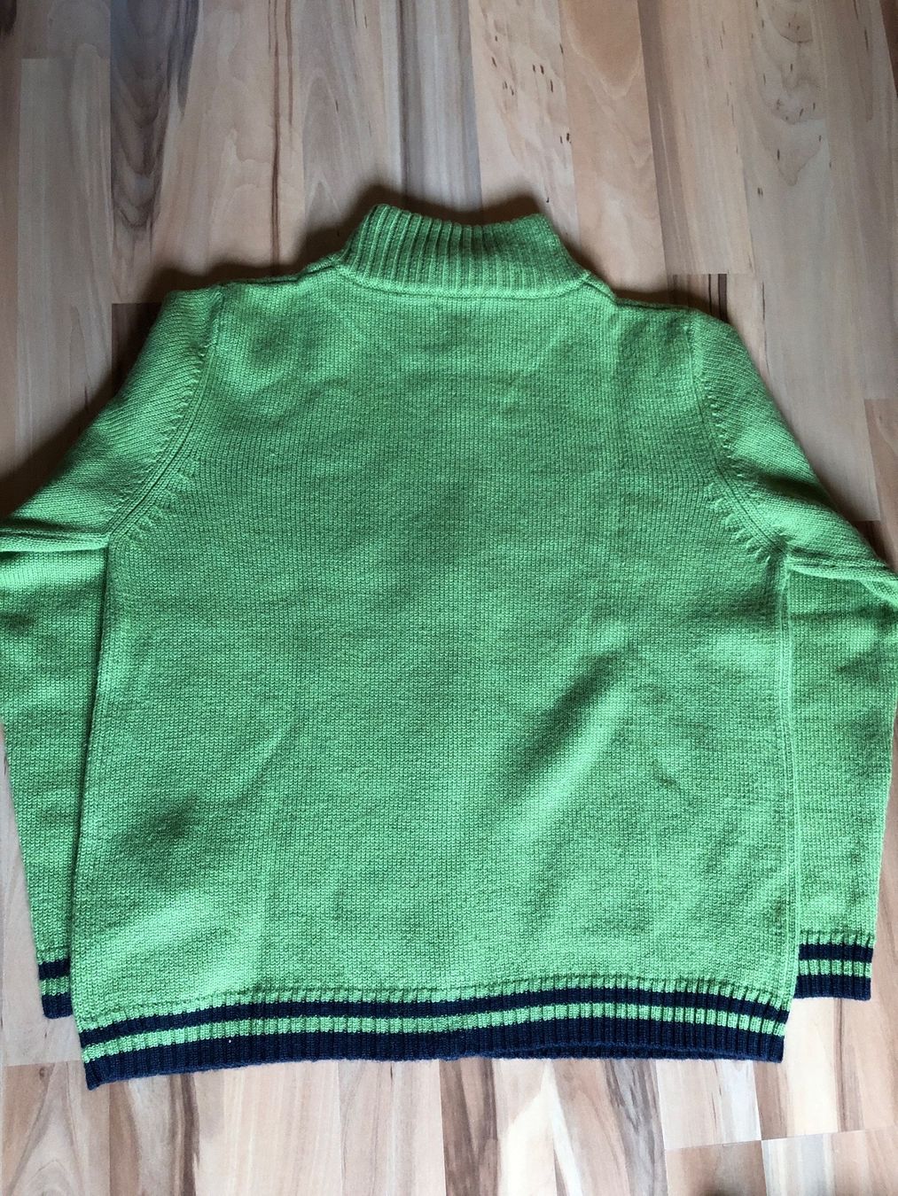 Benetton Giacche & Cappotti: Benetton Pulli/Jäckli Gr.134-140 – Usato da Siebnen venduto da nera007 1