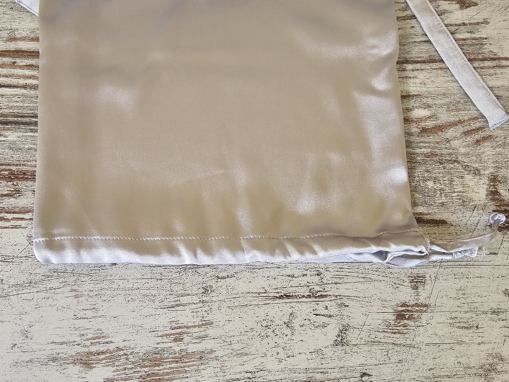 Bershka Pantaloni: Satin Hose Bershka, hellgrau, Gr. M – Nuovo (secondo la descrizione) da Mitlödi venduto da sassi31 6