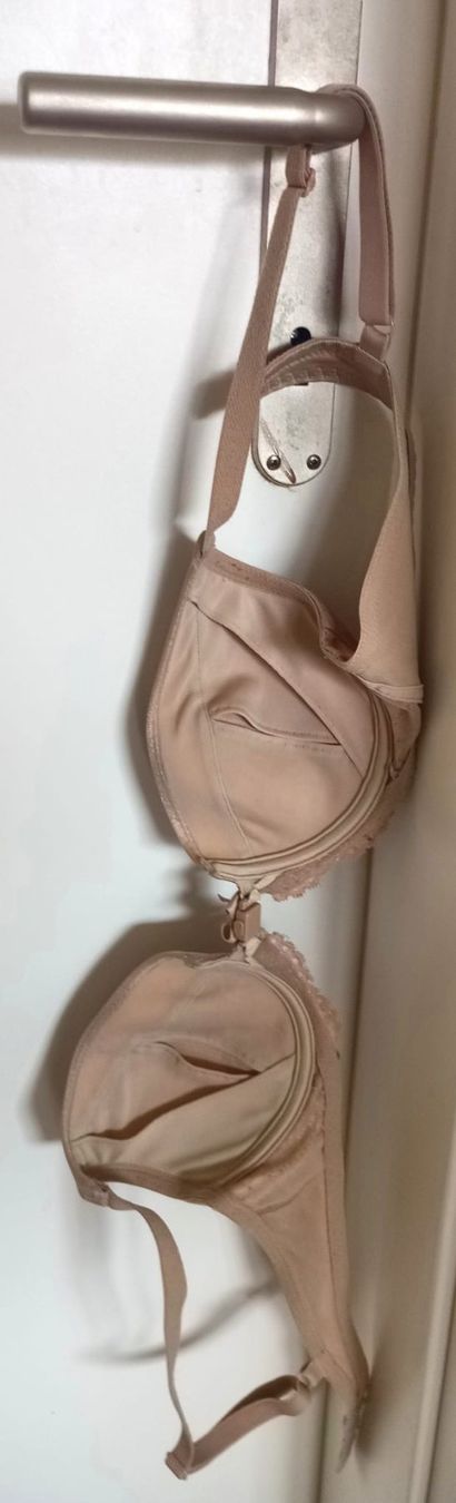 Altra biancheria intima: Rosa BH, Grösse ca. 70B – Usato da Gwatt (Thun) venduto da lealisa007 1