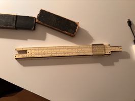 Rechenschieber mit Etui