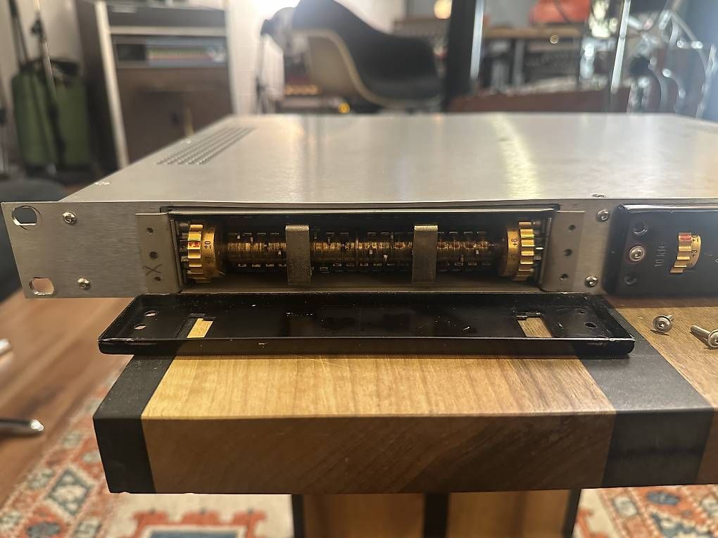 Strumenti musicali: Eckmiller w86a in Rack – Usato da Winterthur venduto da Porchhouse 3