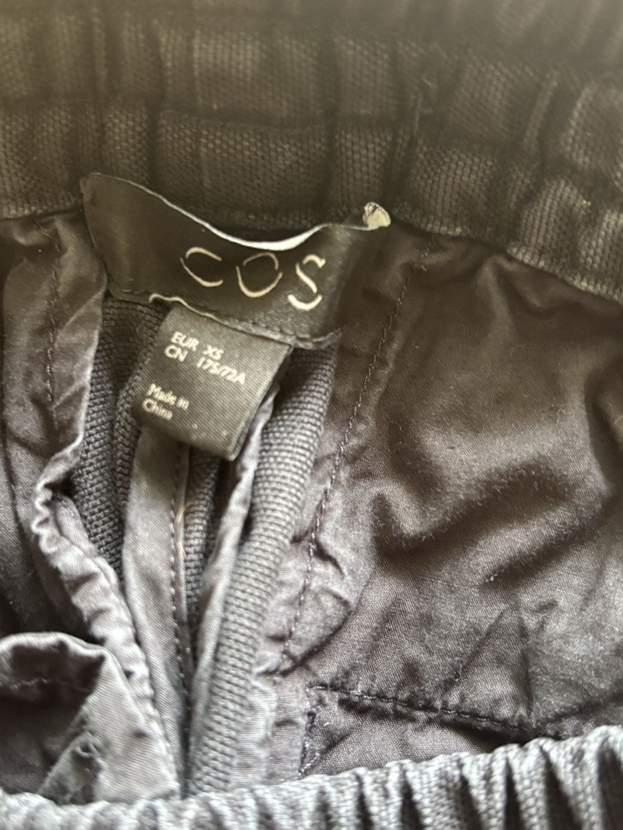 Cos Pantaloni: COS Hose, dunkelgrau, Grösse XS – Usato da Zürich venduto da CallMeAppetite 5