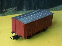 Lima H0 FS Spitzdach-Güterwagen, braun, mit Metallrädern, DC