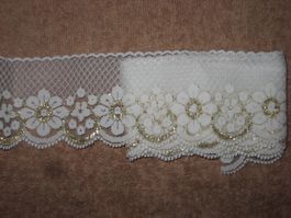 Spitzenband Polyamid weiss/gold m Blumen 5cm breit
