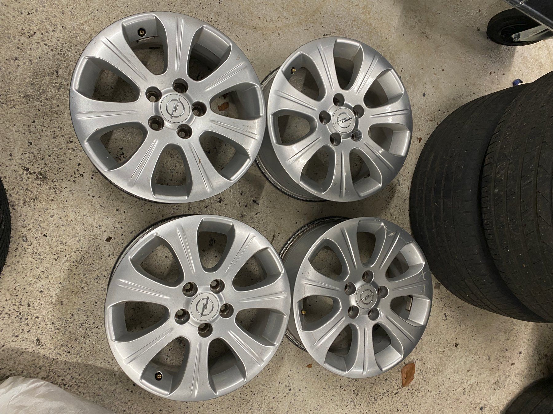 Opel Cerchioni: Opel Alufelgen 16" – Usato da Gersau venduto da Seegar
