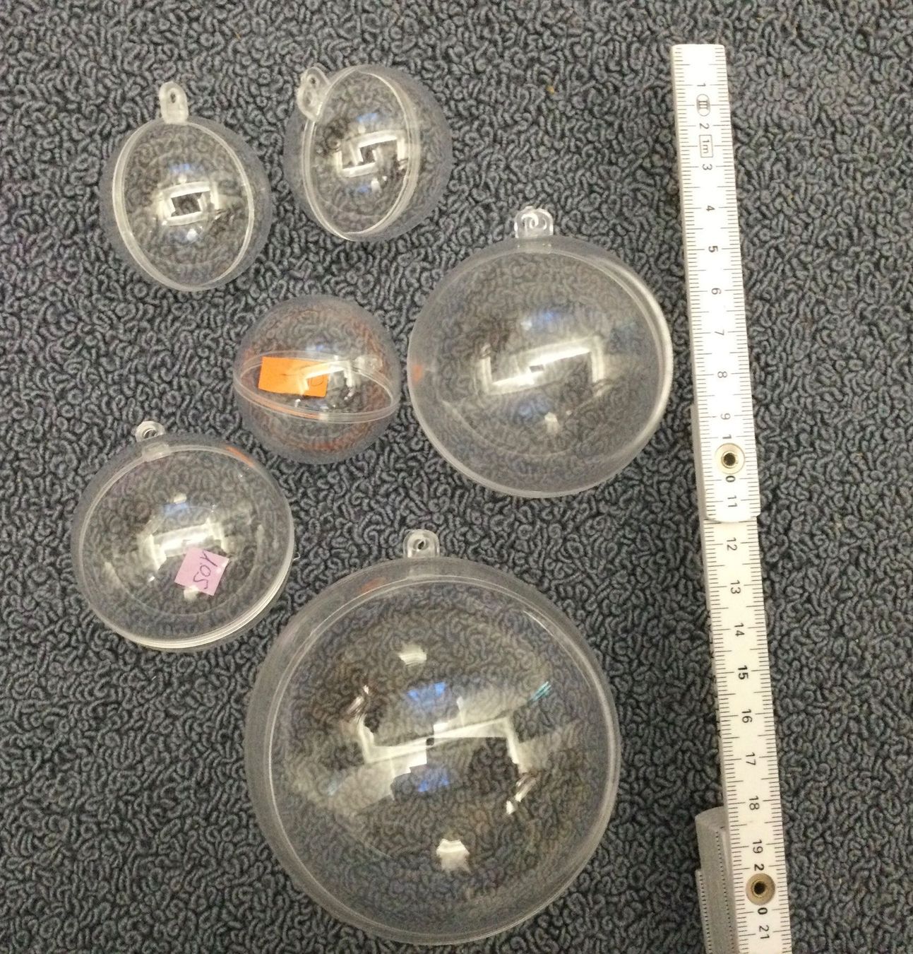 Bastelsets: Bastelmaterial,Tropfen/Kugeln/Eier, etc. aus Plastik – Neu (gemäss Beschreibung) aus Niederteufen von sicmu 2