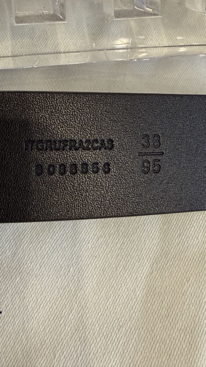 Burberry Cinture: Burberry Ledergürtel mit Ritter-Schnalle – Nuovo e nell'imballaggio originale da Lachen SZ venduto da HelvetiaLuxury 4