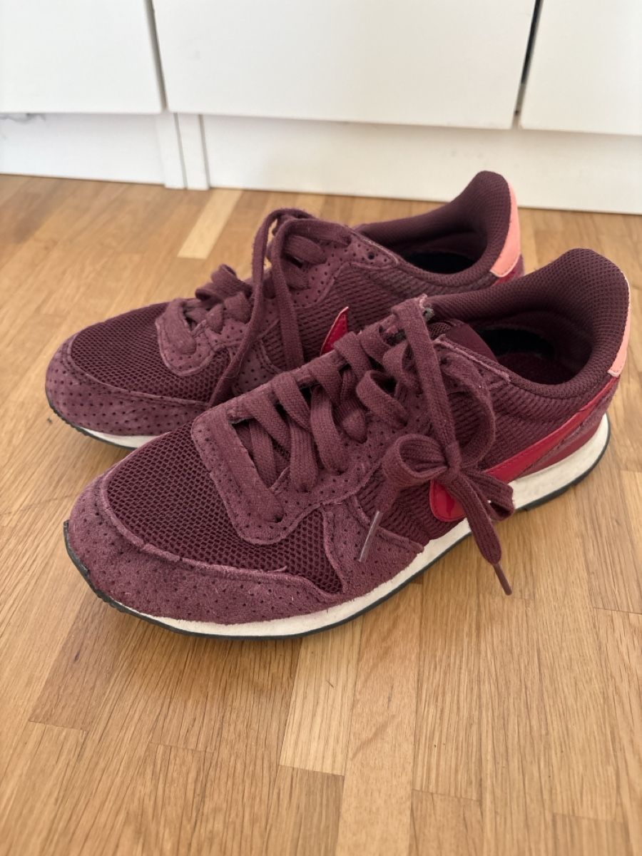 Nike Scarpe da donna: Nike Sneaker 37.5 Damen – Usato da Zug venduto da Ilkiway 1