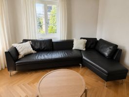 Dreipunkt Design-Ecksofa aus Echtleder