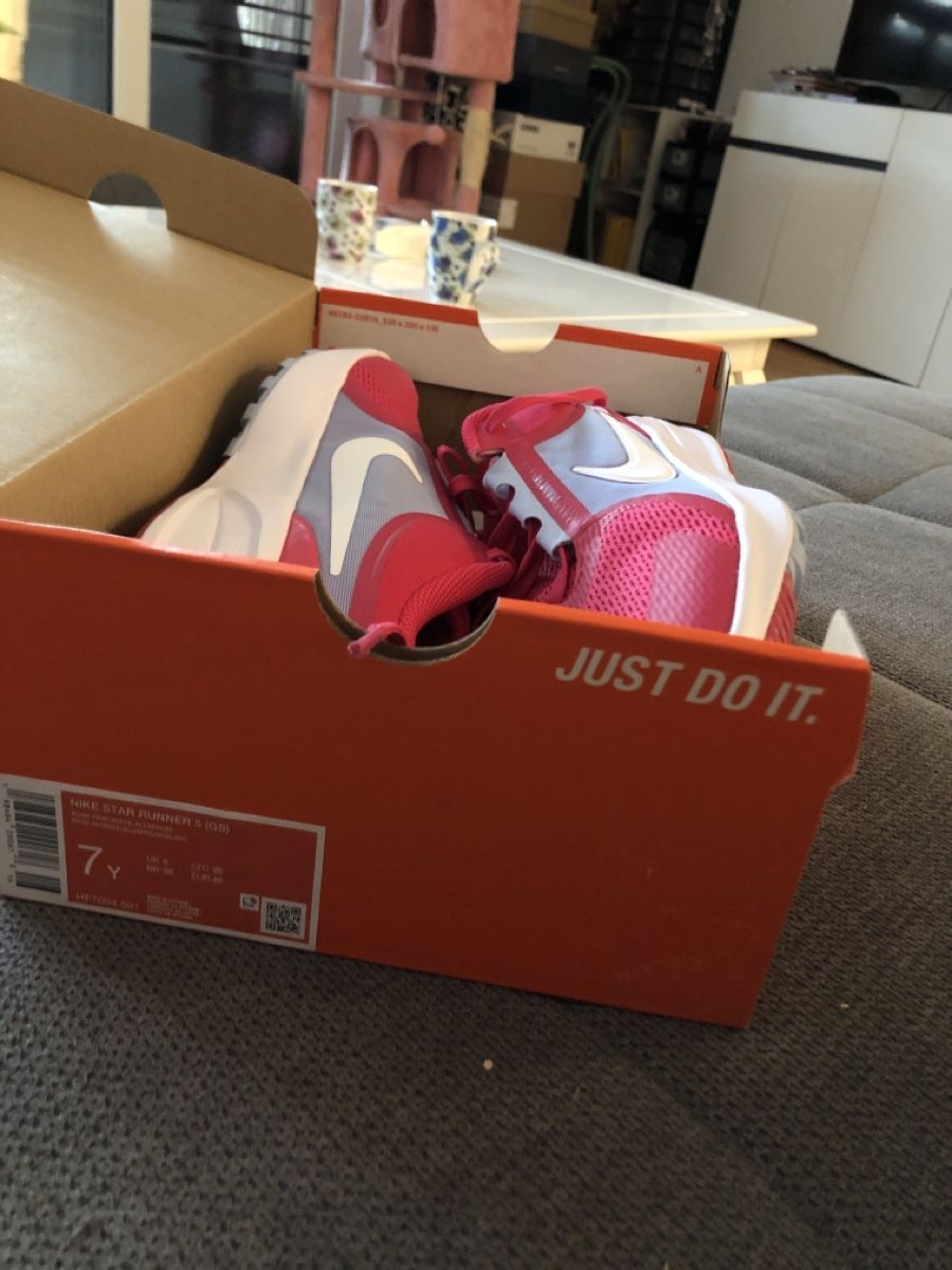 Nike Damenschuhe: Nike Dynamic, Grösse 40, Nagel Neue Top Model ! – Neu und originalverpackt aus Läufelfingen von Original100 8