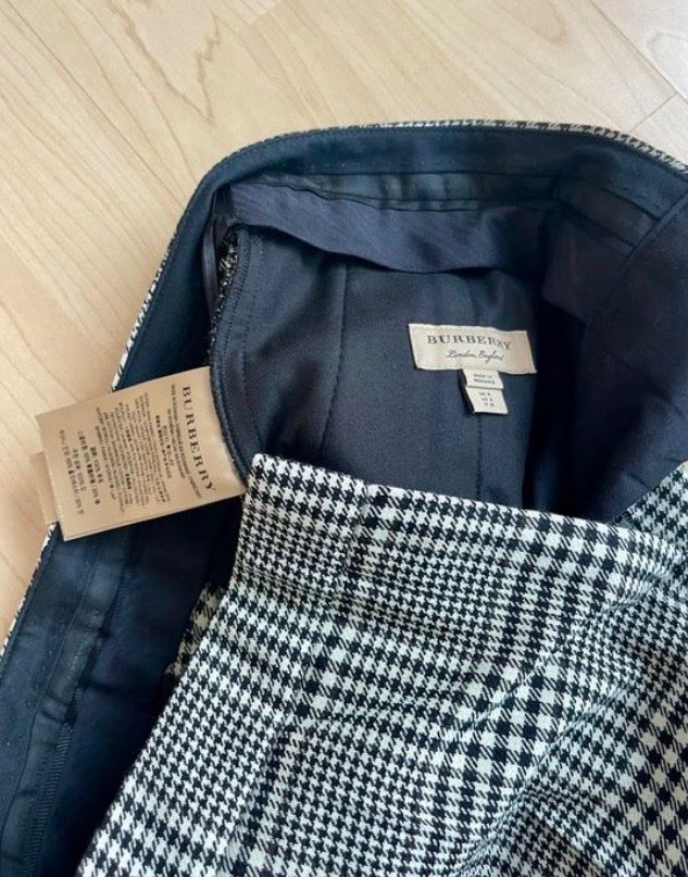Burberry Pantaloni: Burberry Stoffhose schwarz weiss – Nuovo e nell'imballaggio originale da Romont BE venduto da n.gfeller 3