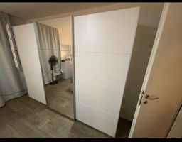 Schwebetürenschrank