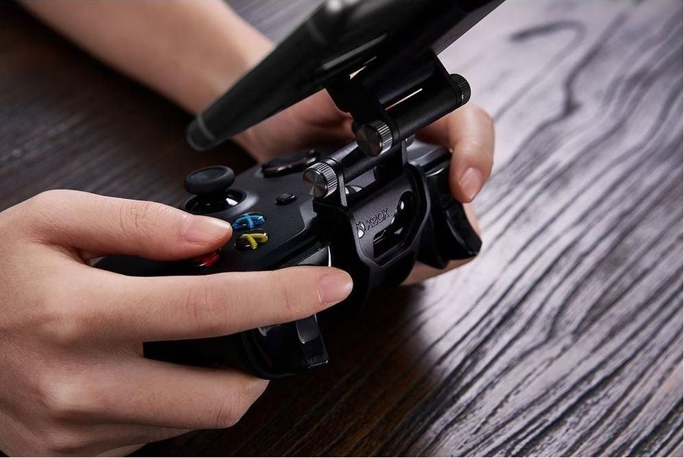 Supporti a parete: 8bitdo Mobile Gaming-Clip - Nur Halterung! – Nuovo (secondo la descrizione) da Rheinfelden venduto da Maxim14 4