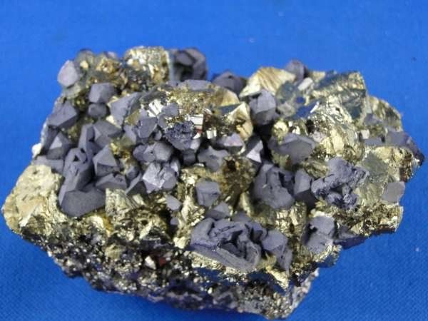 Minerali & Pietre curative: Chalkopyrit mit Galena – Usato da Schinznach Bad venduto da Demerald 9