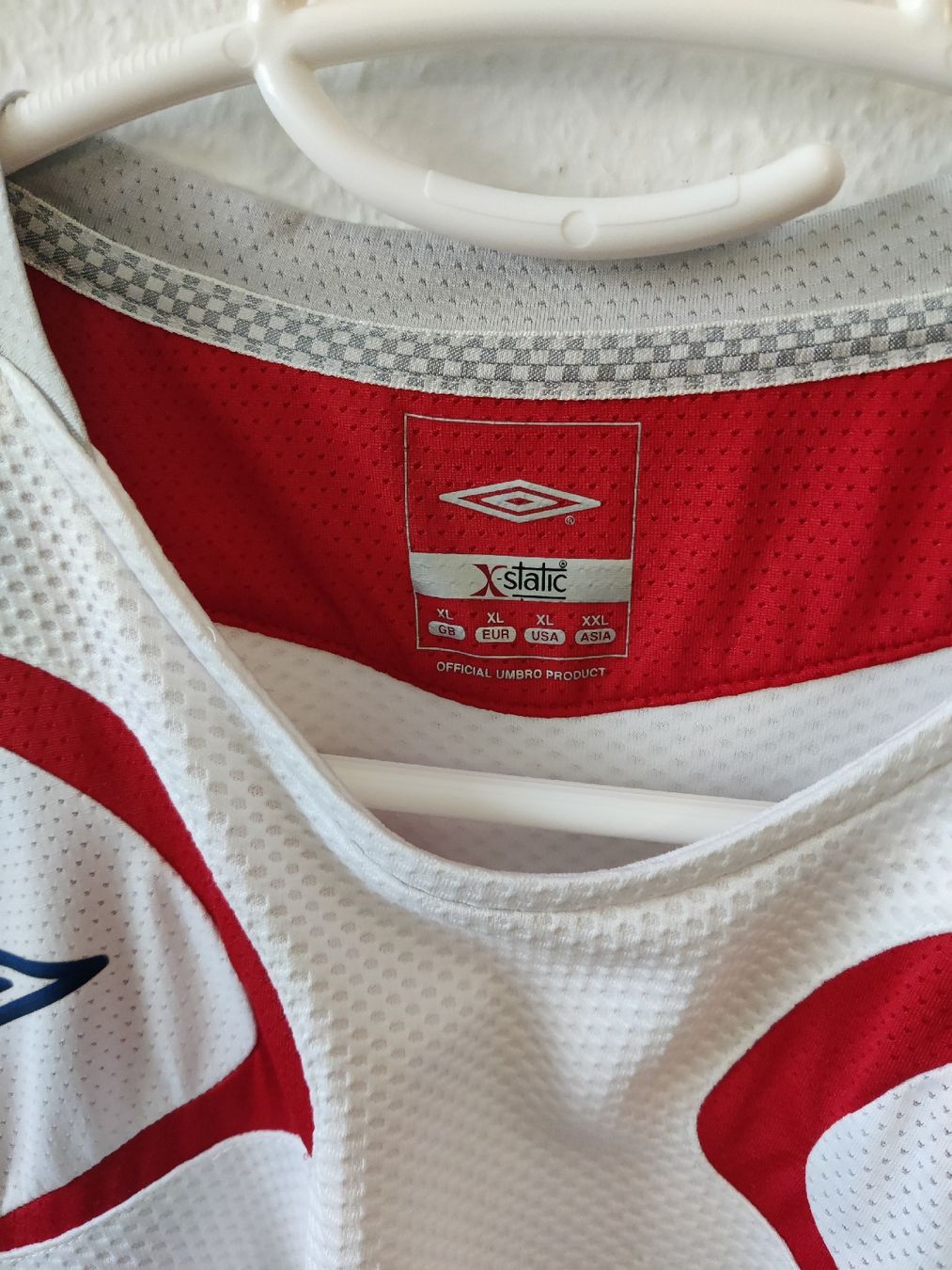 Umbro Leibchen & Hosen: England 2006/07 Trainingstrikot (XL) – Gebraucht aus Basel von Ringolero 2