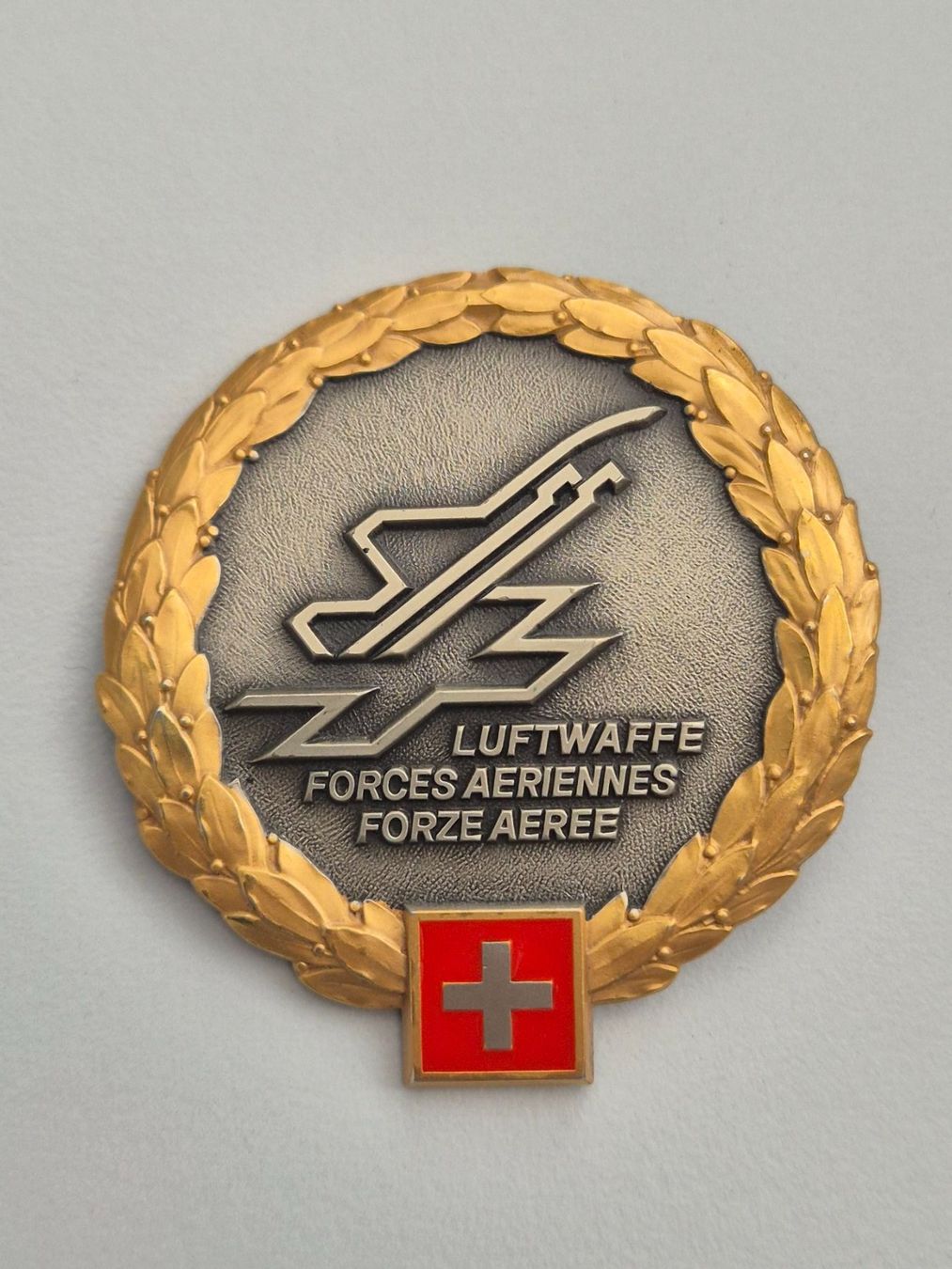 Armée suisse Plaquettes & Badges: Luftwaffe Béretemblem Gold – Neuf (Voir description) à Rüti ZH par pep_l9zp