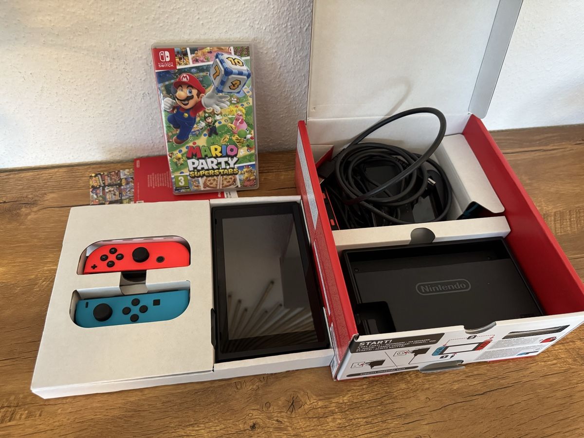 Nintendo Console: Nintendo Switch avec Mario Party Superstars! – Usato da Brügg BE venduto da Goob