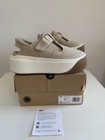 UGG: OVP/ungetragen, Lässige Plateau-Sandale in beige, 38