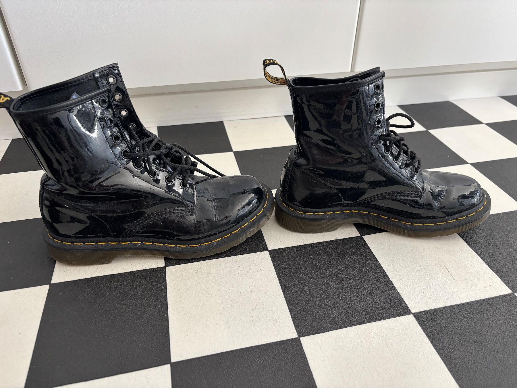 Dr. Martens Chaussures femmes: Dr Martens Lack-Leder – D'occasion à Zürich par lui_r26y 2