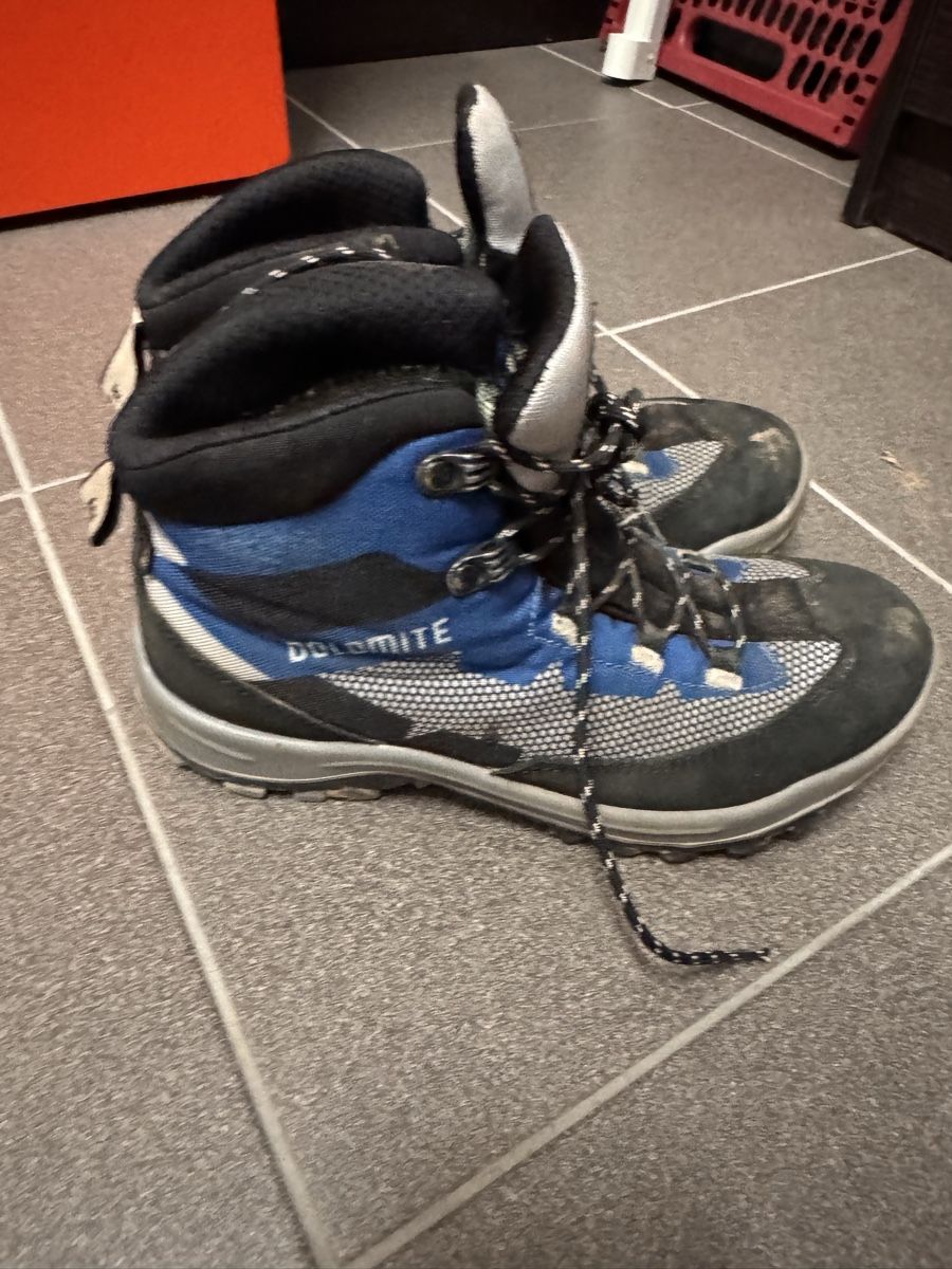Scarpe per ragazzi: Dolomite Kinder Wanderschuhe gr 35 – Usato da Fällanden venduto da eti_radu