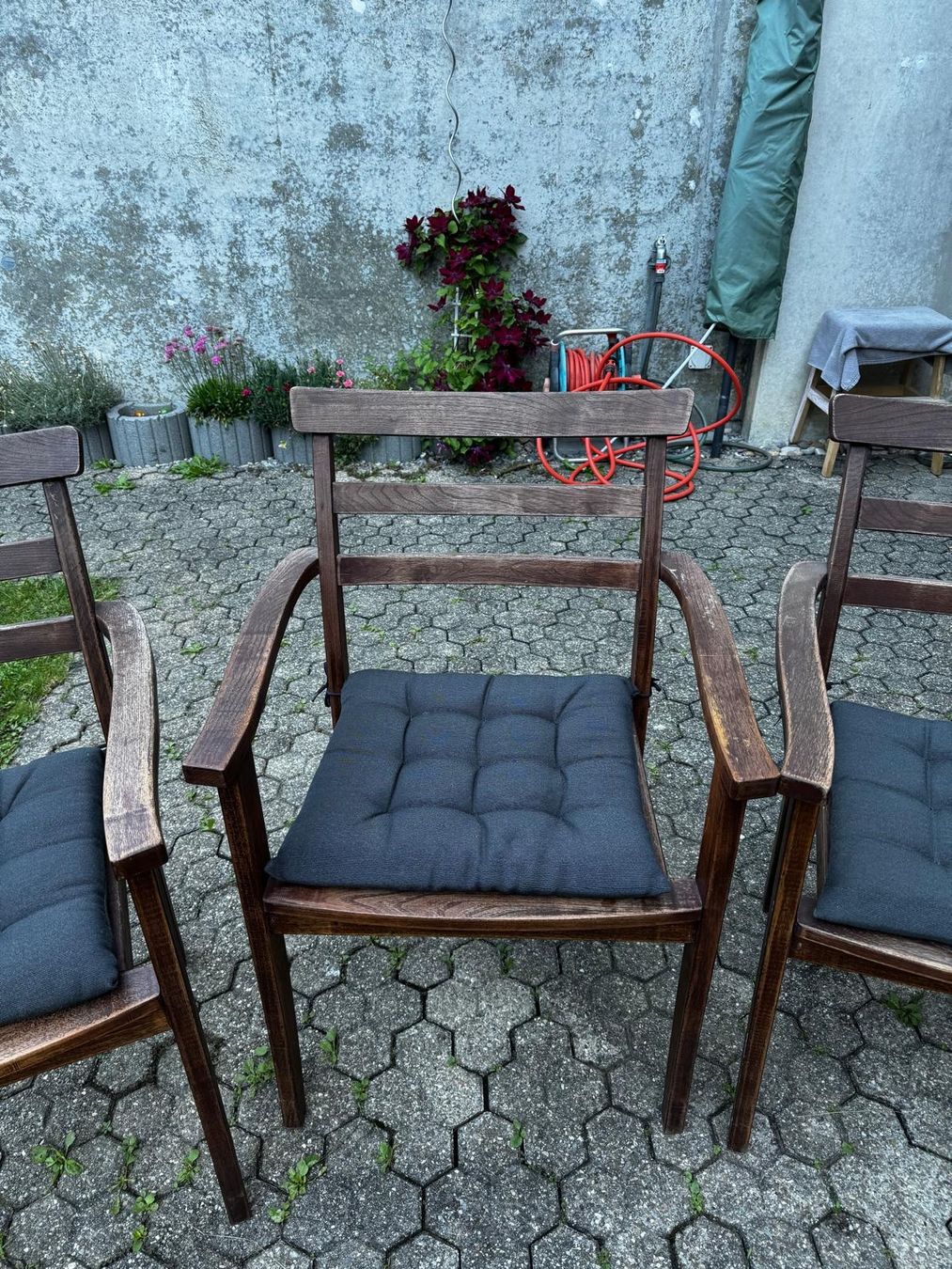 Set di tavolo e panche: Gartentisch mit 4 Stühlen Holz gebraucht – Usato da Kaiseraugst venduto da caj_w5wm 2