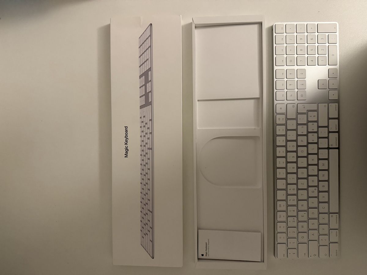 Apple Tastiere: Apple Magic Keyboard mit Ziffernblock – Usato da Azmoos venduto da robins98
