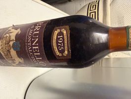 Vino rosso antico Brunello di Montalcino
