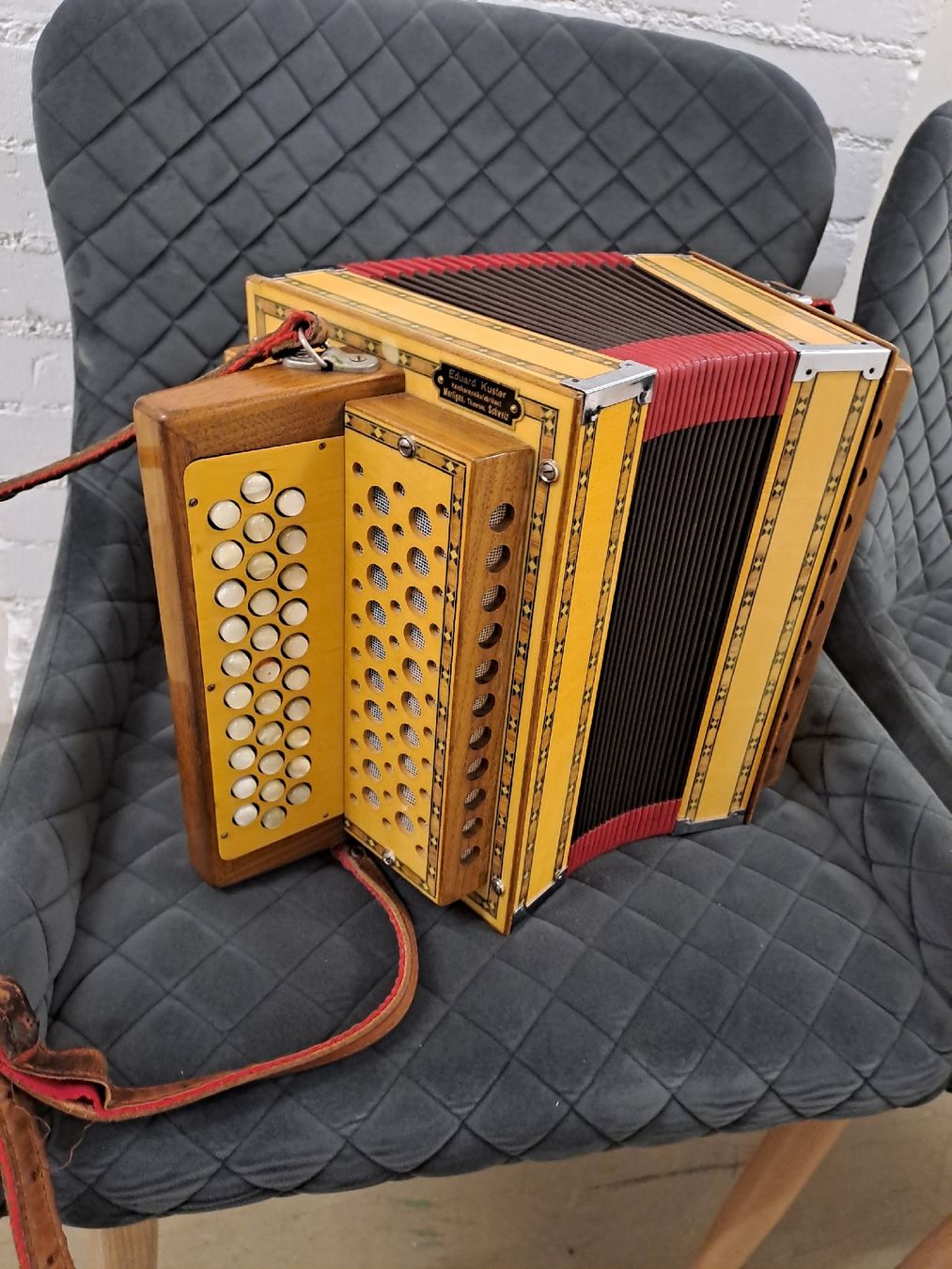 Strumenti musicali: schwyzerorgeli ton B – Usato da Villeneuve venduto da BibiVintage 6