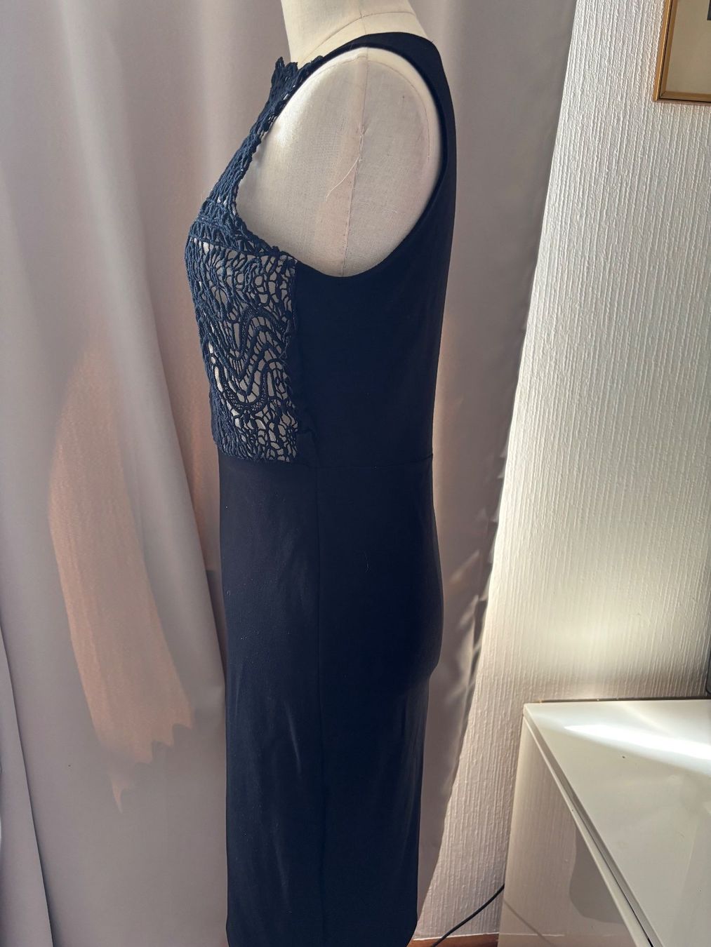 Valentino Vestiti: Robe Red Valentino noire dentelle taille L neuve – Usato da Peseux venduto da Cresus27 3