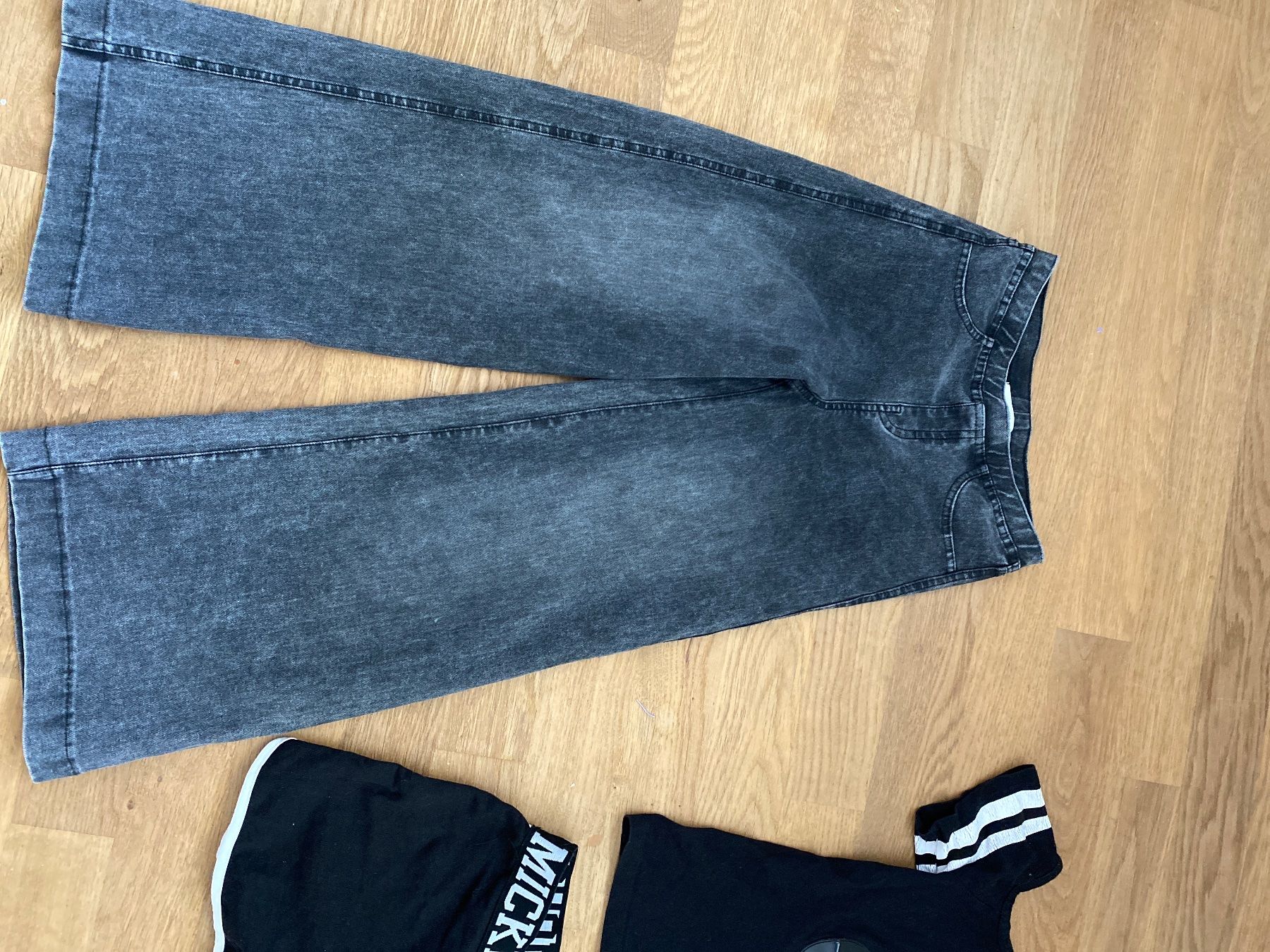 Vestiti & Gonne: 😎 Kleider Sommer 134-140 Röckli, Jumpsuit, dünne Hose, Klei – Usato da Uster venduto da muse70 6