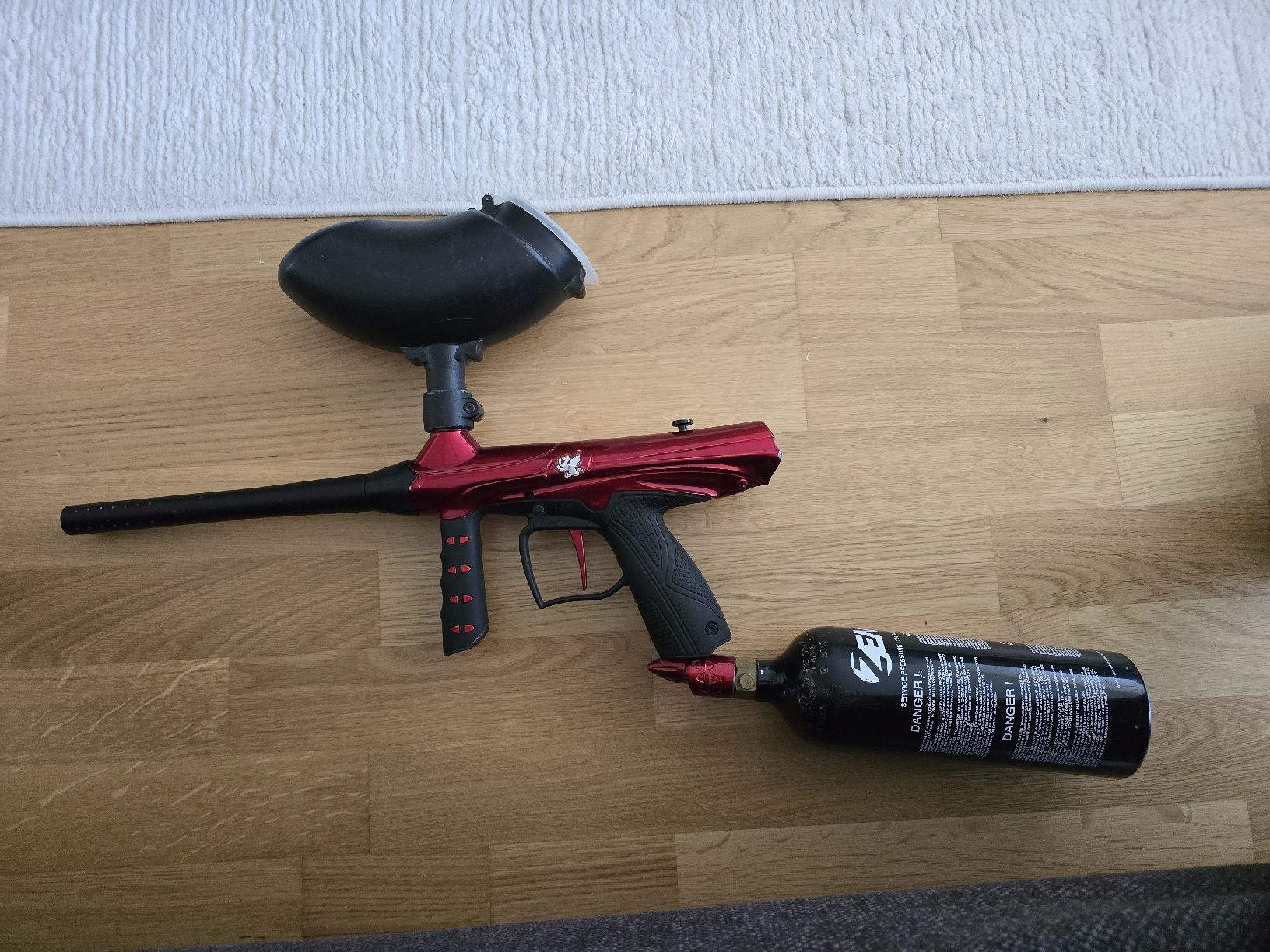 Giocattoli: Paintball mit CO2 Flasche Zustand gut – Usato da Niederwangen BE venduto da fur_p6fq