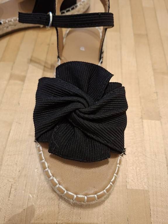 Scarpe da donna: Schwarze Sandalen – Usato da Eschenbach LU venduto da Cang 2