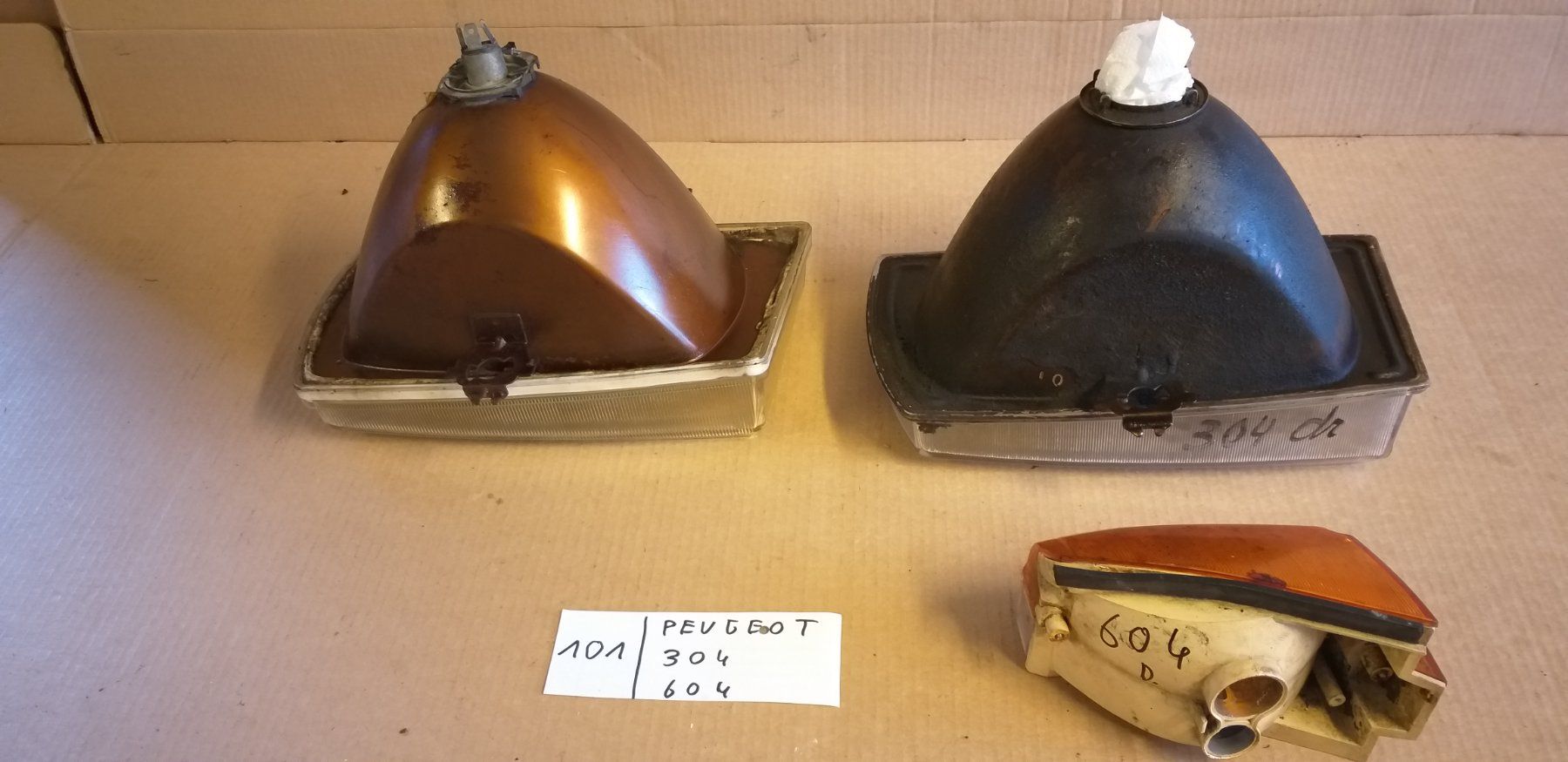 Peugeot Fari: PEUGEOT  304  PHARES  /  604  CLIGNOTEUR  OLDTIMER – Usato da cortébert venduto da rlv 4