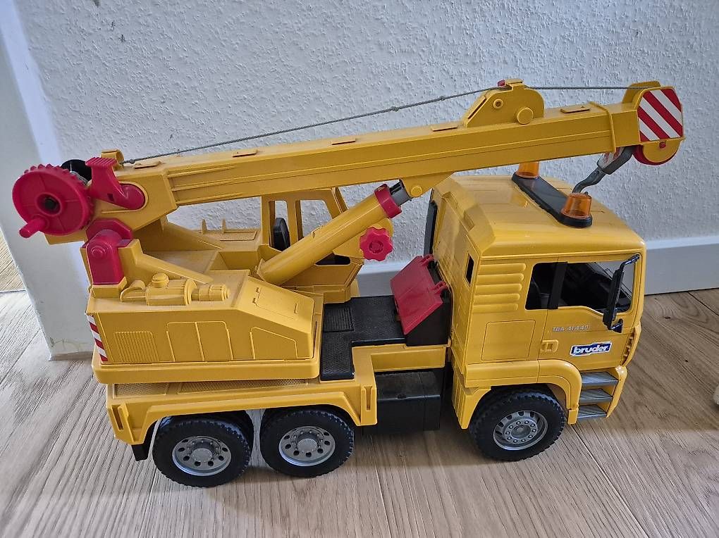 Giocattoli: Lastwagen Kran Bruder – Usato da Muttenz venduto da sal_qj67 1