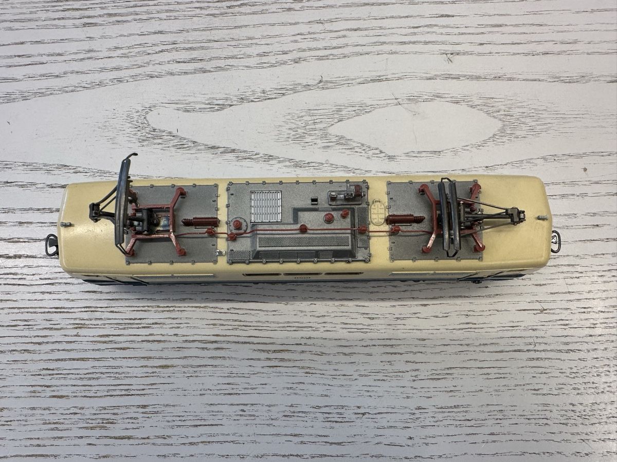 Märklin Modelleisenbahnen: Märklin 3042 DB BR 111 mfx digital HLA – Gebraucht aus Lupsingen von New-Haven 4