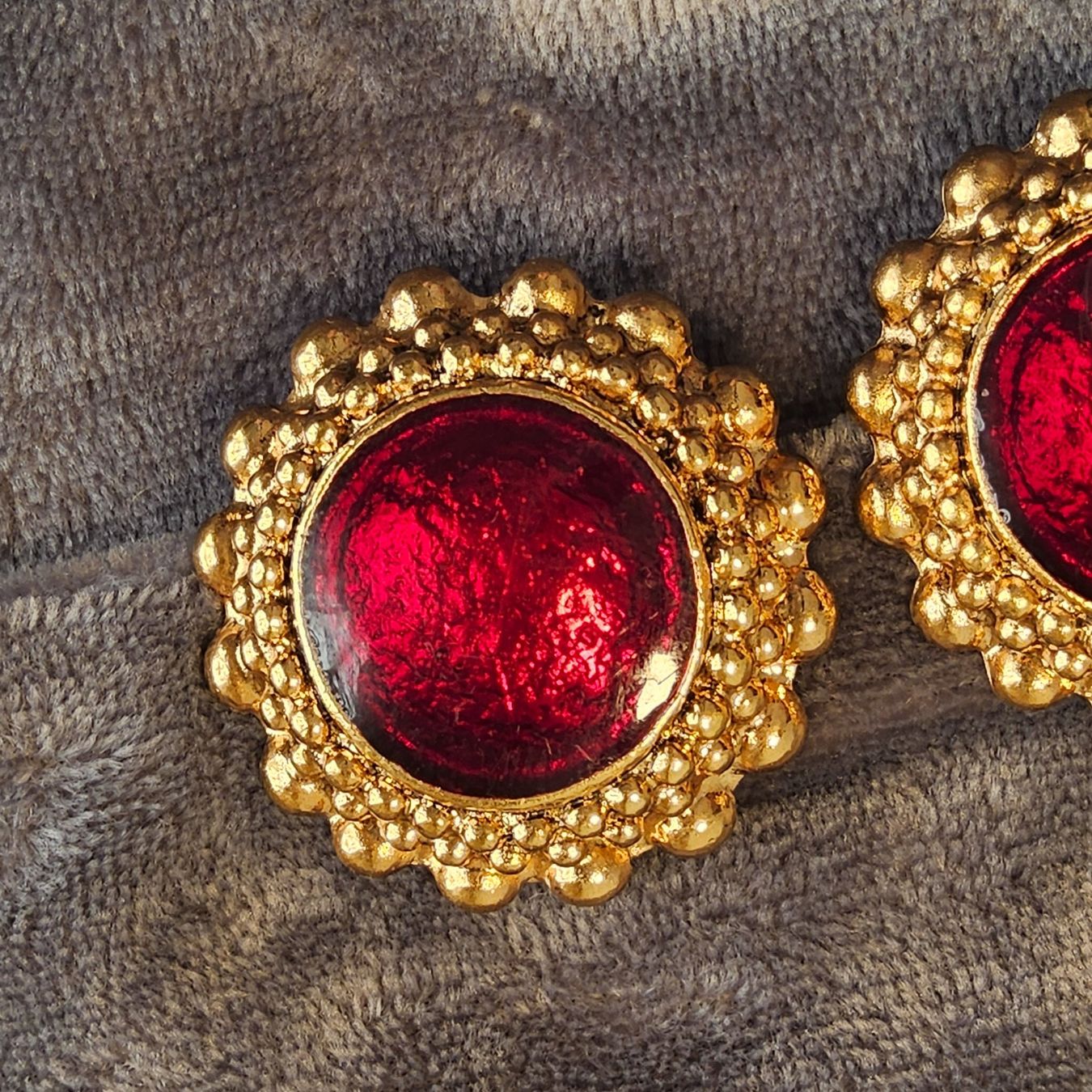 Ohrringe & -stecker: Vintage goldig rote Email Ohrclips – Gebraucht aus Zürich von philpip 3