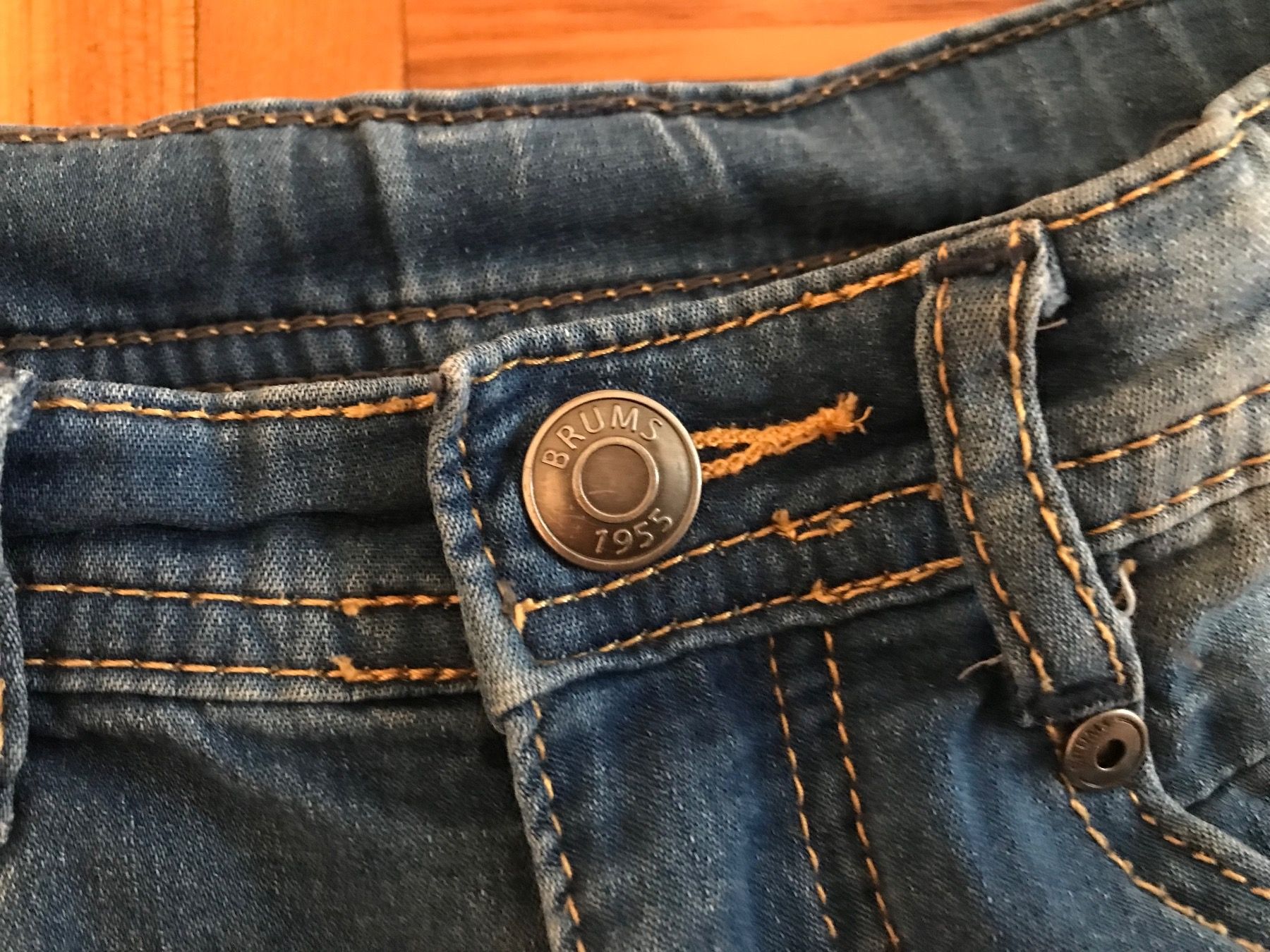 Pantaloni: BRUMS Jeans Bermudas, Gr.104 – Usato da Vezia venduto da luce2011 1