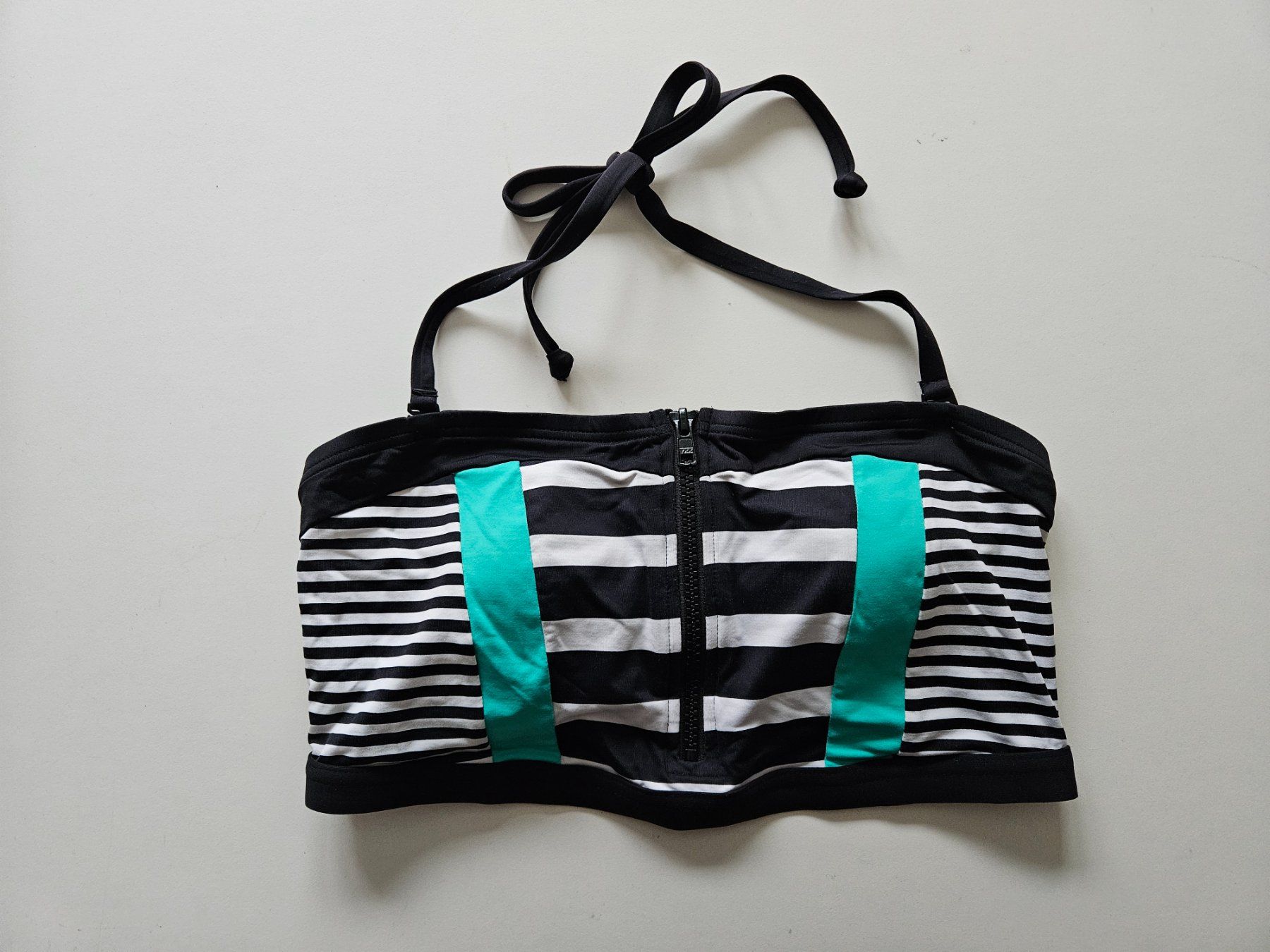Badekleider & Bikinis: Bikinioberteil Gr.36 A/B – Gebraucht aus Schaffhausen von sabrina915 1