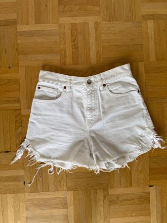IRO weisse Jeansshorts in Grösse 25