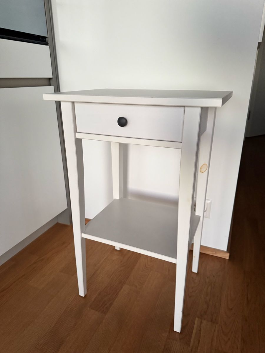 Ikea Comodini: IKEA Hemnes Ablagetisch – Usato da Zürich venduto da nalan89