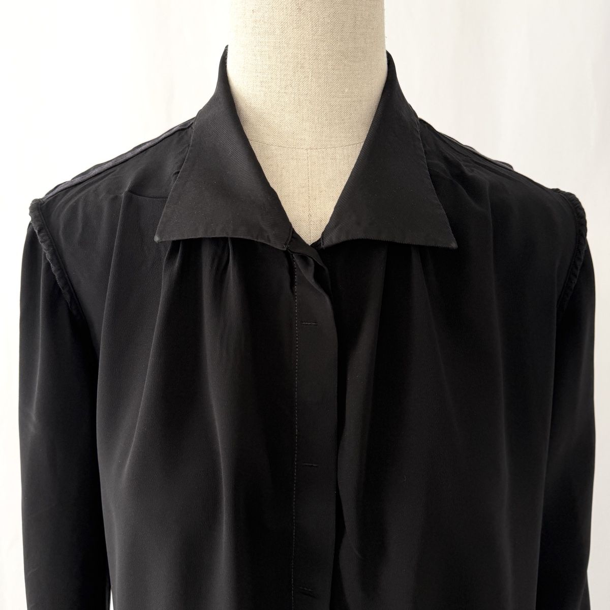 High Camicette: HIGH USE Everyday Couture blouse – Nuovo (secondo la descrizione) da Emmen venduto da Avviivva_Com2023 1